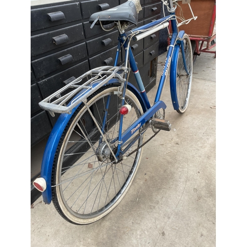 1939 - A VINTAGE RALEIGH TRAVELLER GENTS BIKE