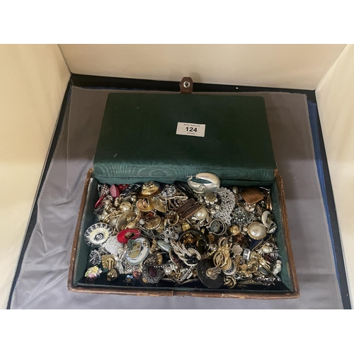 124 - A SPANISH LEATHER BOX CONTAINING A QUANTITY OF COSTUME JEWELLERY VINTAGE AND MODERN EARRINGS