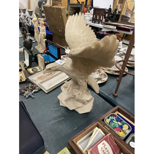 190 - A LARGE RESIN MODEL OF AN EAGLE, HEIGHT 33CM