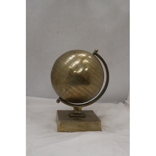 209 - A HEAVY VINTAGE UNUSUAL BRASS GLOBE ON PEDESTAL, HEIGHT 30CM