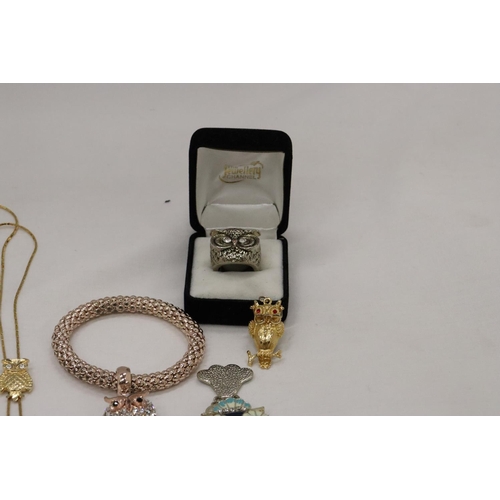 211 - A QUANTITY OF OWL RELATED COSTUME JEWELLERY TO INCLUDE A BOXED RING, BROOCH, NECKLACE, PENDANT, ETC