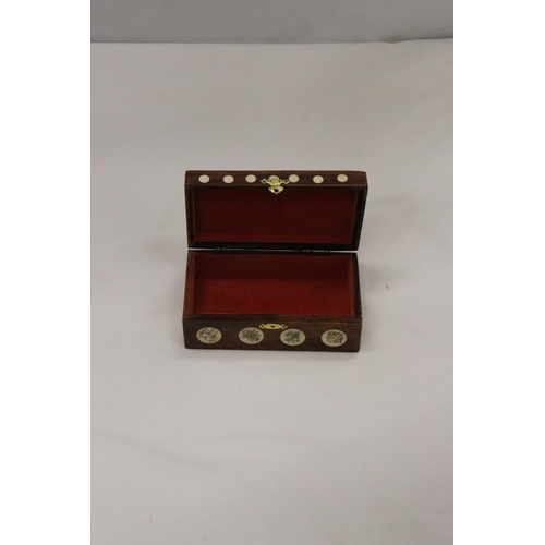 215 - AN ORIENTAL BOX WITH BONE INLAY