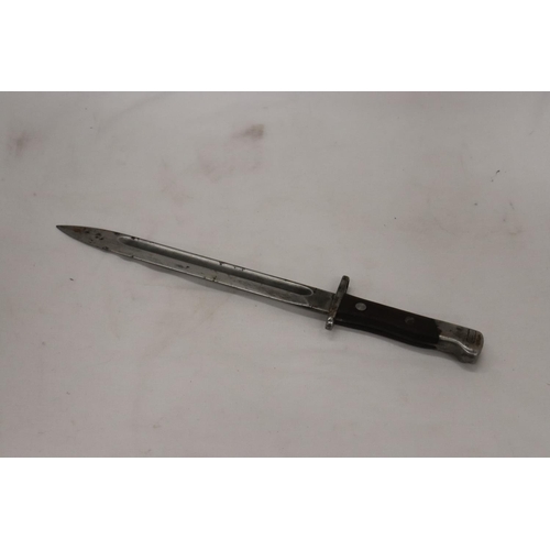 280 - A MILITARY BAYONET