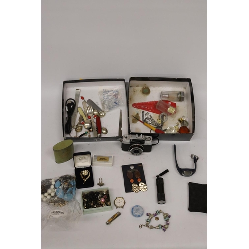 475 - VARIOUS VINTAGE ITEMS TO INCLUDE COSTUME JEWELLERY, CAMERA, WATCHES, FLATWARE ETC