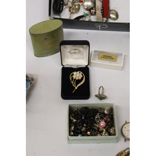 475 - VARIOUS VINTAGE ITEMS TO INCLUDE COSTUME JEWELLERY, CAMERA, WATCHES, FLATWARE ETC