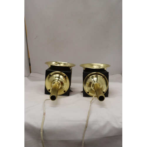 497 - A PAIR OF MODERN ELECTRIC COACHING LAMPS