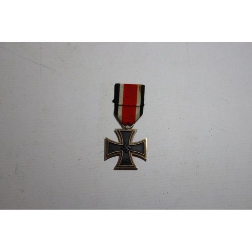 442 - A WORLD WAR II NAZI GERMANY IRON CROSS, SECOND CLASS