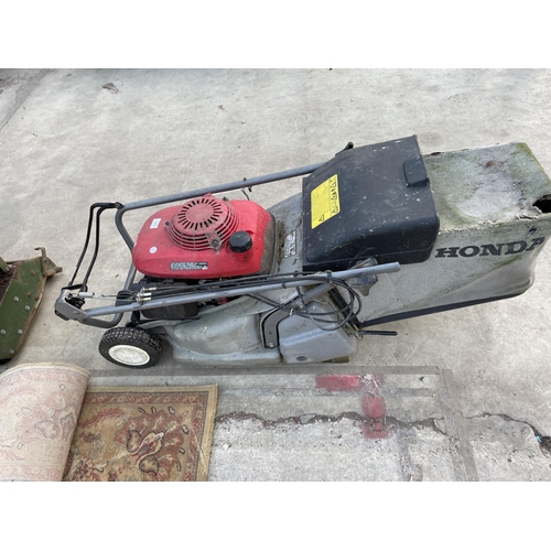 2215 - A HONDA HRB425C ROTARY LAWNMOWER WITH GRASS BOX