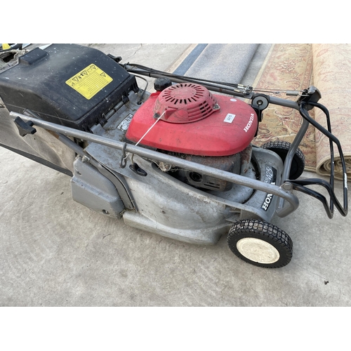 2215 - A HONDA HRB425C ROTARY LAWNMOWER WITH GRASS BOX