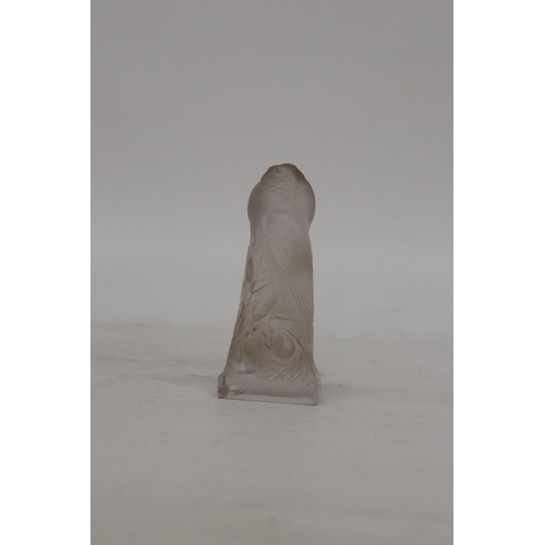 67 - A RENE LALIQUE GLASS STATUE OF TWO PARAKEETS - 10.5 CM (H) - MARKED R LALIQUE - A/F