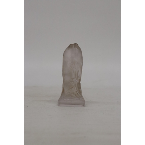 67 - A RENE LALIQUE GLASS STATUE OF TWO PARAKEETS - 10.5 CM (H) - MARKED R LALIQUE - A/F