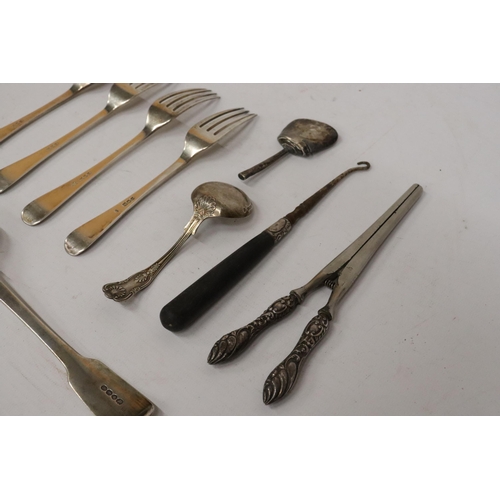 69 - A BOX CONTAINING HALLMARKED SILVER CUTLERY TOGETHER A BUTTON HOOK, ETC., WEIGHT 330 GRAM