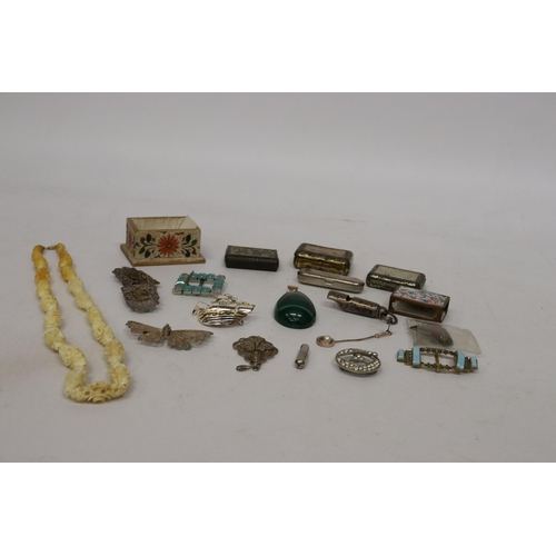 71 - A YELLOW METAL MOUNTED MALACHITE PENDANT, ENAMEL BUCKLES AND OTHER ASSORTED ITEMS