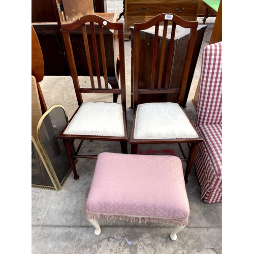 2697 - A PAIR OF EDWARDIAN BEDROOM CHAIRS AND A STOOL ON CABRIOLE LEGS