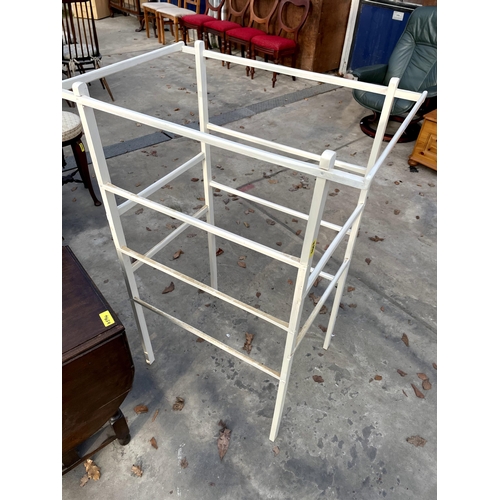 2708 - A FOURTEEN BAR PAINTED FREE STANDING AIRER