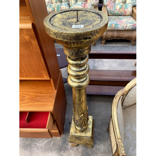 2718 - A 19TH CENTURY STYLE GOLD PAINTED CANDLE STAND