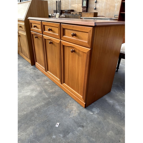 2723 - A SUTCLIFFES OF TODMORDEN RETRO TEAK SIDEBOARD - 47