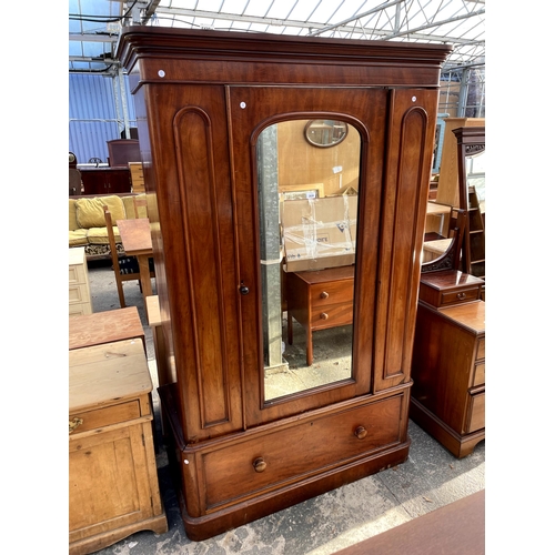 2839 - A VICTORIAN MAHOGANY MIRROR-DOOR WARDROBVE WITH DRAWER TO THE BASE, 47