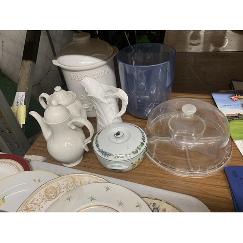 1129 - A QUANTITY OF CERAMICS TO INCLUDE A BREAD CROCK, COFFEE POTS, JUG, TUREEN PLUS A CAKE DISH, ETC