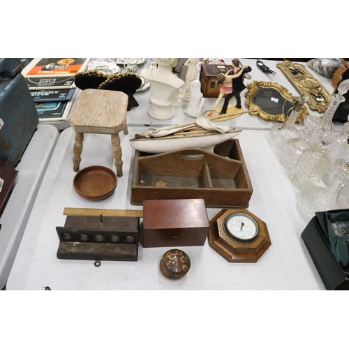 459 - VARIOUS TREEN ITEMS TO INCLUDE A TEA CADDY, PIPE RACK, BOAT, BOWL, STOOL, TRUG ETC