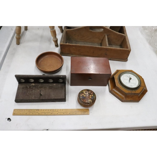 459 - VARIOUS TREEN ITEMS TO INCLUDE A TEA CADDY, PIPE RACK, BOAT, BOWL, STOOL, TRUG ETC