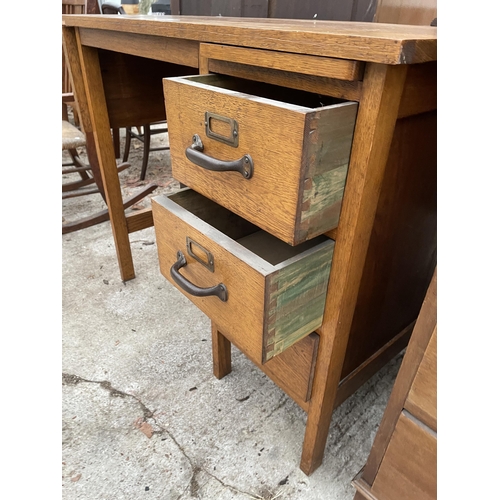 3144 - A MID 20TH CENTURY OK SINGLE PEDESTAL DESK WITH DROP LEAF, 35