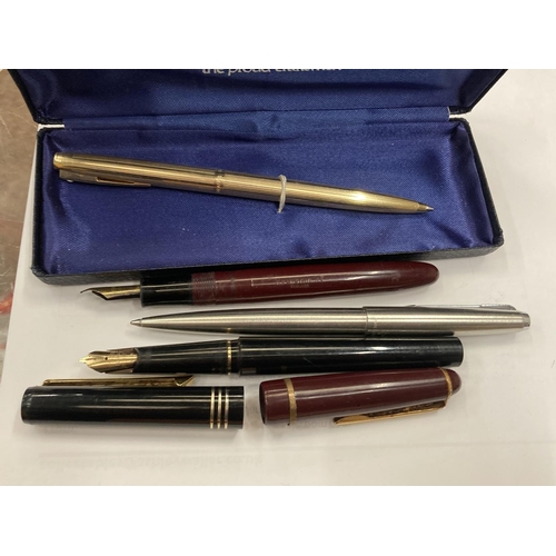 224A - FOUR VINTAGE PENS TO INCLUDE A PARKER BIRO AND TWO FOUNTAIN PENS