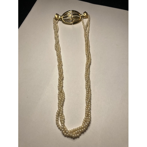 581 - A BERGDORF AND GO0DMAN VINTAGE PEARL NECKLACE