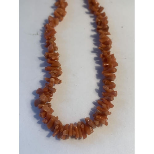 626 - A MEDITERRANEAN CORAL NECKLACE