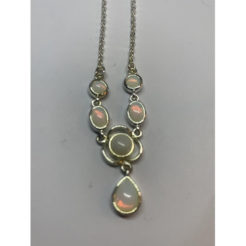 687 - AN OPAL NV NECKLACE IN A PRESENTATION BOX