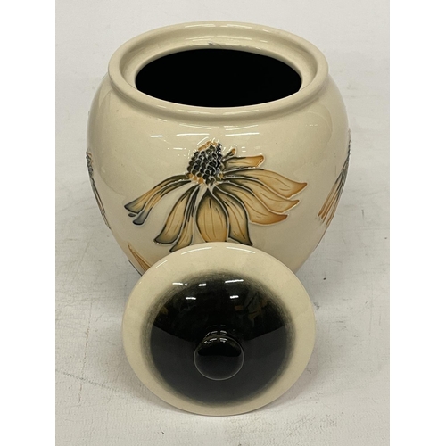 724 - A MOORCROFT GINGER JAR IN THE 