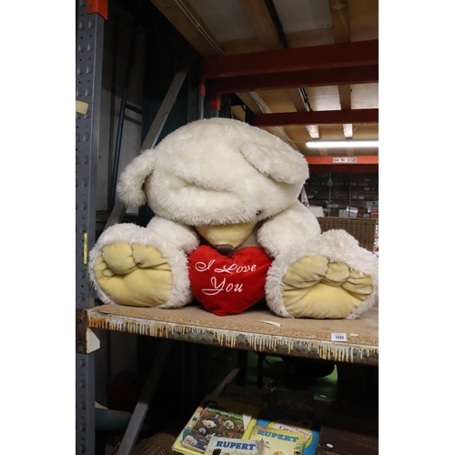 1050 - AN XTRA LARGE TEDDY WITH HEART