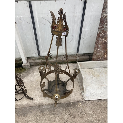 1643 - A VINTAGE BRASS THREE BRANCH CIELING LIGHT FITTING