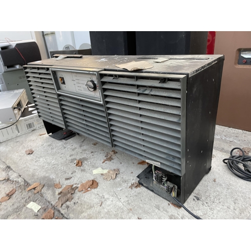 2452 - A VINTAGE ELECTRIC EXTRACTOR FAN AND HEATER