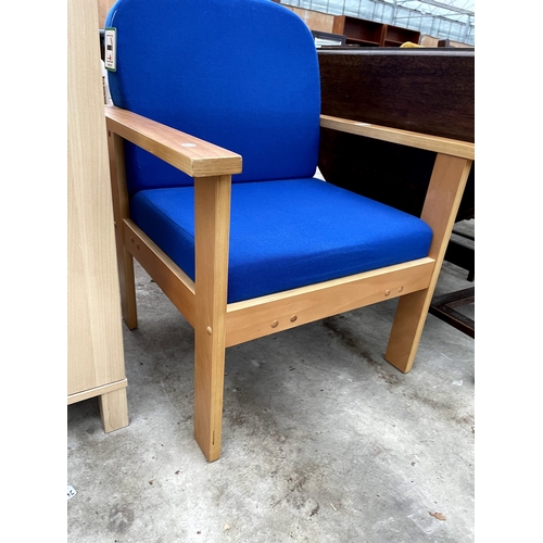 2644 - A MODERN OFFICE EASY CHAIR IN ROYAL BLUE