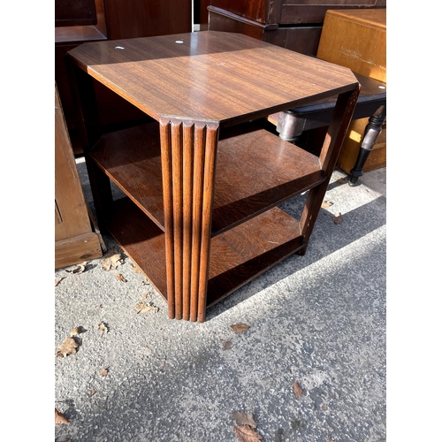 2825 - A VICTORIAN MAHOGANY LOW TABLE, 18