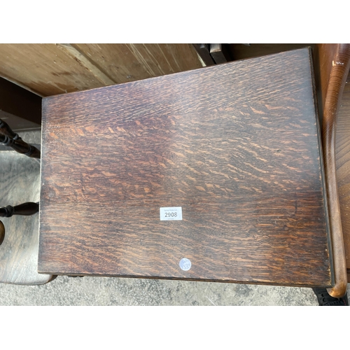 2908 - AN EARLY 20TH CENTURY OAK BARLEY-TWIST TABLE