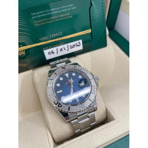 502 - A ROLEX YACHTMASTER 40 MM WRIST WATCH WITH STAINLESS STEEL CASE AND BRACELET, SOUGHT AFTER BLUE DIAL... 