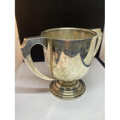 11 - A HALLMARKED BIRMINGHAM SILVER TWIN HANDLED TROPHY FROM COVENTRY COLLEGE 1947 FOR JUVENILE JUMPING G... 