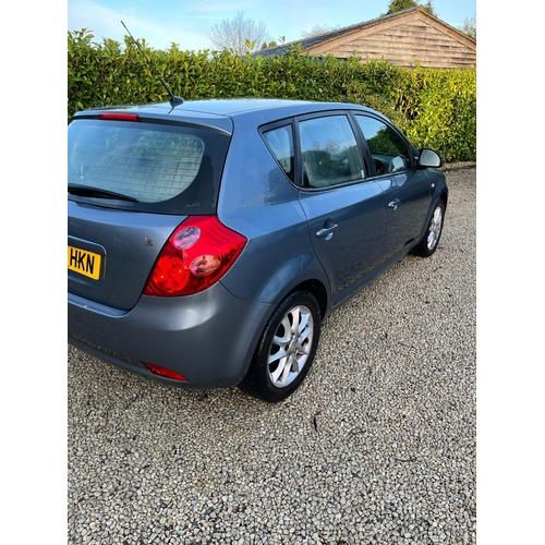 194 - A 2009 KIA CEED LS1.4 HATCHBACK CAR, REGISTRATION  LC09 HKN, FIVE DOOR, 98,000 MILES, SERVICE HISTOR... 