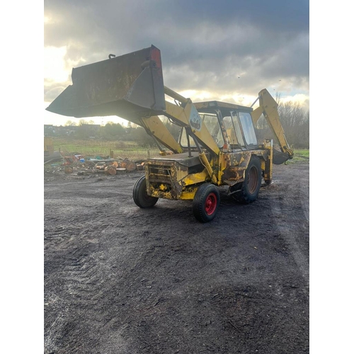 202 - JCB 3C GOOD RUNNER. LEYLAND ENGINE, ONE OF THE LAST MADE 3 GEAR LEVERS,   MOSTLY USED WITH FRONT SHO... 