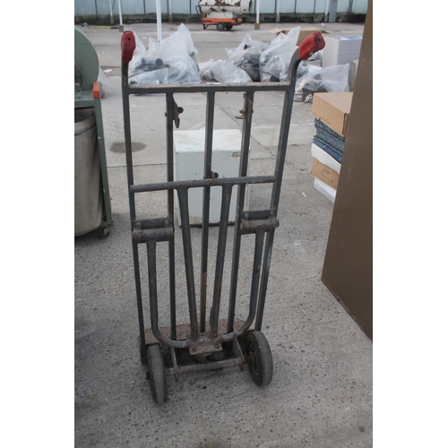 588 - HEAVY DUTY LOADING TROLLEY  NO VAT