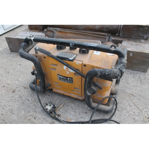 600 - DEWALT RADIO IN WORKING ORDER   NO VAT