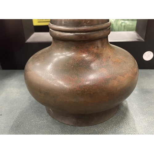 110 - A LARGE VINTAGE BRONZE VASE, HEIGHT 30CM