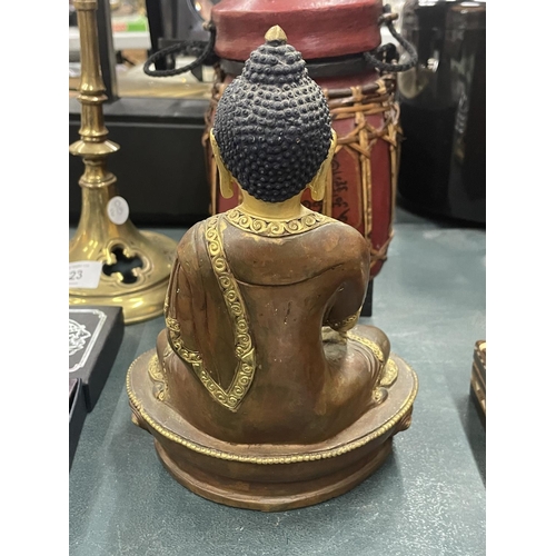 118 - A GOLD PLATED AND BRONZE BUDDAH FIGURE, HEIGHT 22CM