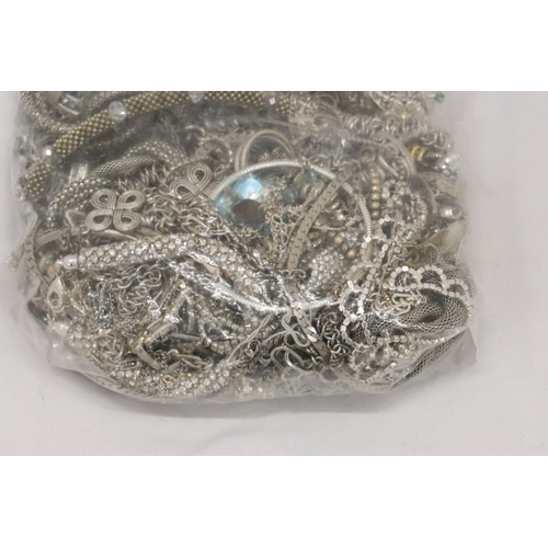 181 - A QUANTITY OF WHITE METAL JEWELLERY