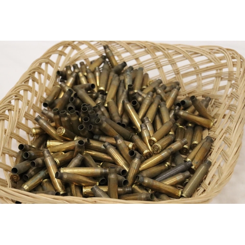 204 - A LARGE QUANTITY (OVER 200) BRASS BULLET CARTRIDGES/CASES