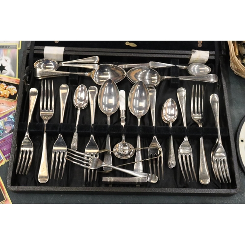 207 - A LARGE QUANTITY OF VINERS LTD SUPER STAINLESS SHEFFIELD CUTLERY IN CASE