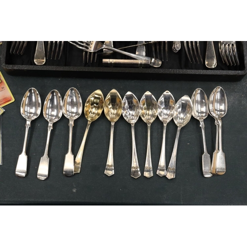 207 - A LARGE QUANTITY OF VINERS LTD SUPER STAINLESS SHEFFIELD CUTLERY IN CASE