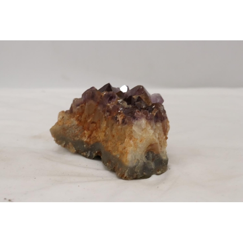 213 - AN AMETHYST DRUZE GEODE QUART CRYSTAL